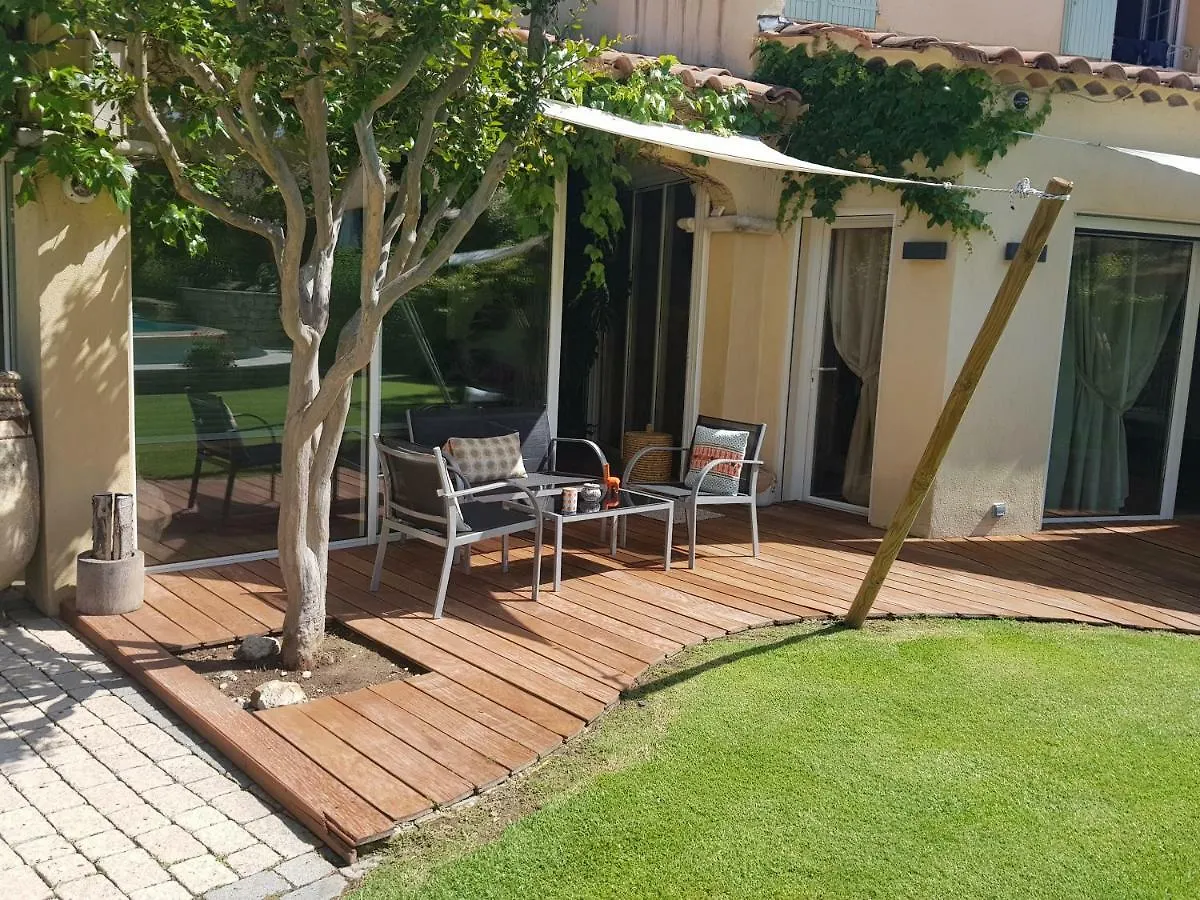 Homestay Au Pays De Cezanne Picasso & Matisse Apartment Aix-en-Provence