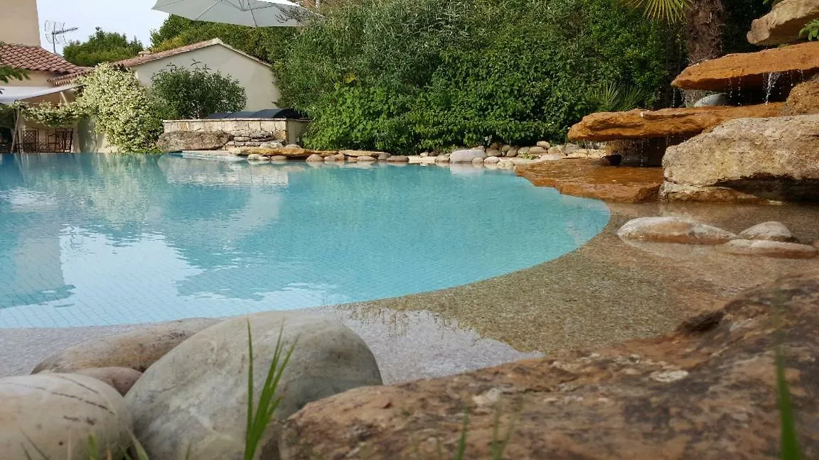 Homestay Au Pays De Cezanne Picasso & Matisse Apartment Aix-en-Provence